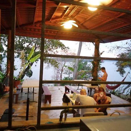 بوكاتشيكا Howlers Bay Hotel المظهر الخارجي الصورة