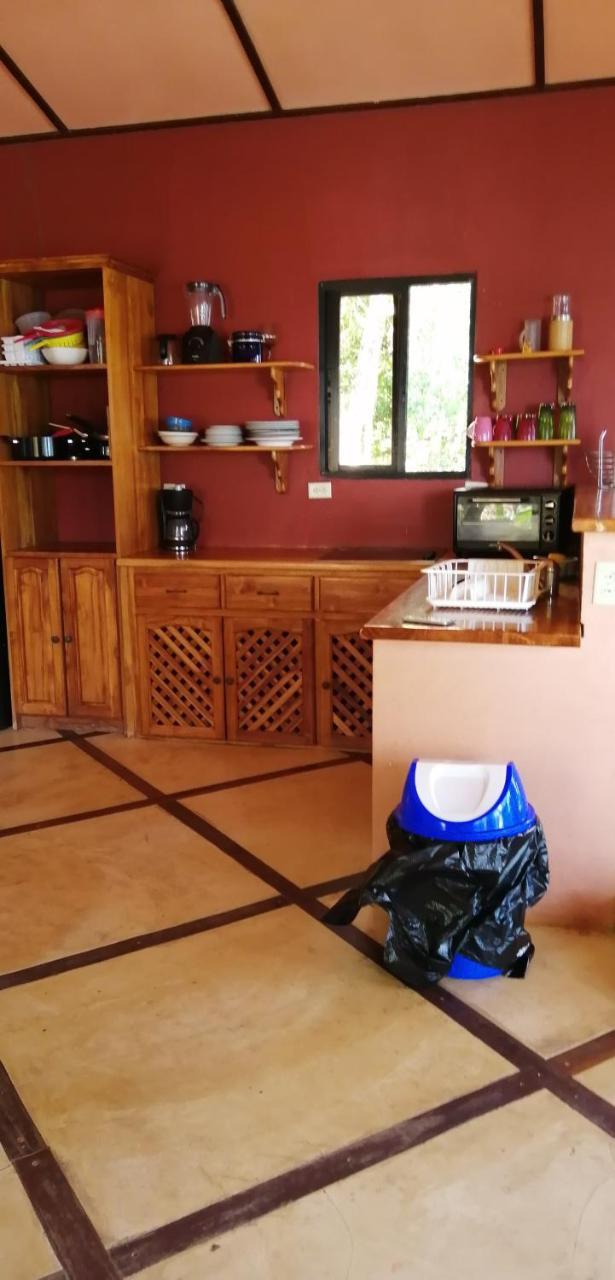 بوكاتشيكا Howlers Bay Hotel المظهر الخارجي الصورة