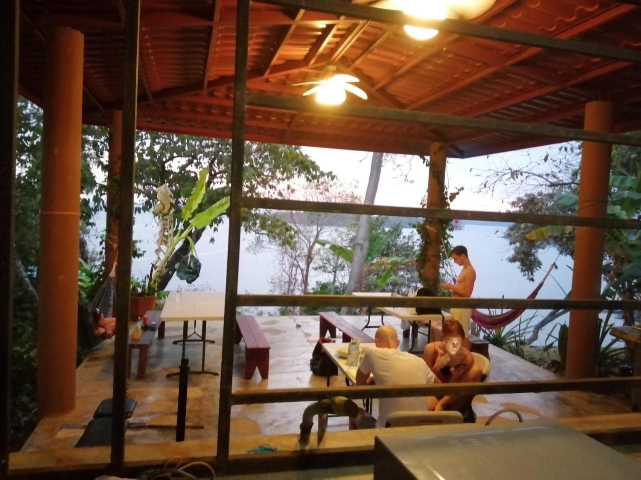 بوكاتشيكا Howlers Bay Hotel المظهر الخارجي الصورة
